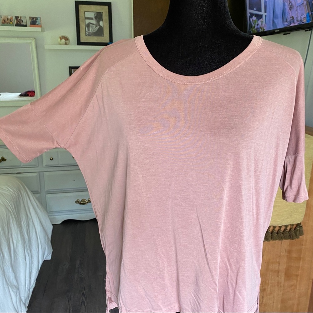 Dusty Rose / Pink Flowy Tee Size Small